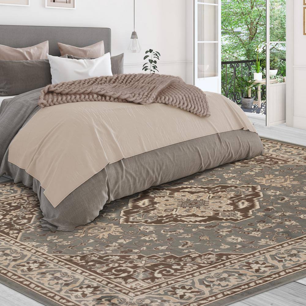 Gray Floral Medallion Synthetic Indoor Area Rug, 3'x5'