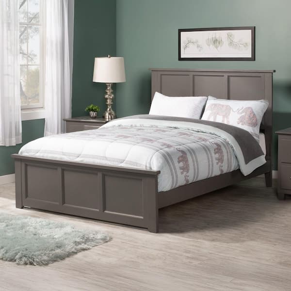 Madison Full Traditional Bed with Matching Foot Board in Grey