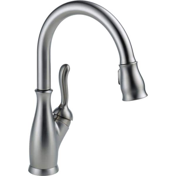 Delta Leland Single-Handle Pull-Down Sprayer Kitchen Faucet in Arctic Stainless 