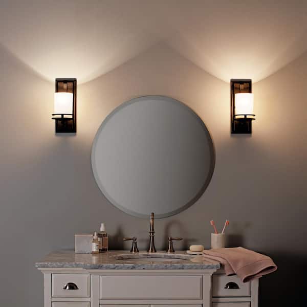 Hendrik 1-Light Olde Bronze Bathroom Indoor Wall Sconce Light with Light Umber Etched Glass Shade