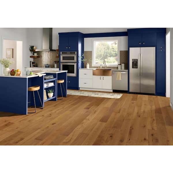 Bruce Time Honored Caramel Treasure White Oak 3/4 in. T x 5 in. W Solid Hardwood Flooring (23.5 sq. ft./Case)