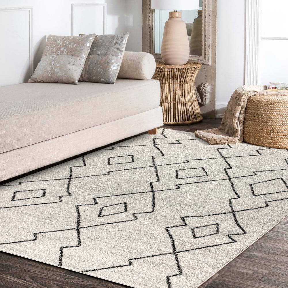 Black Geometric Braided Synthetic 8' x 10' Reversible Rug