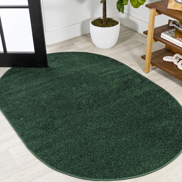 Haze Solid Low-Pile Emerald 3 ft. x 5 ft. Oval Area Rug