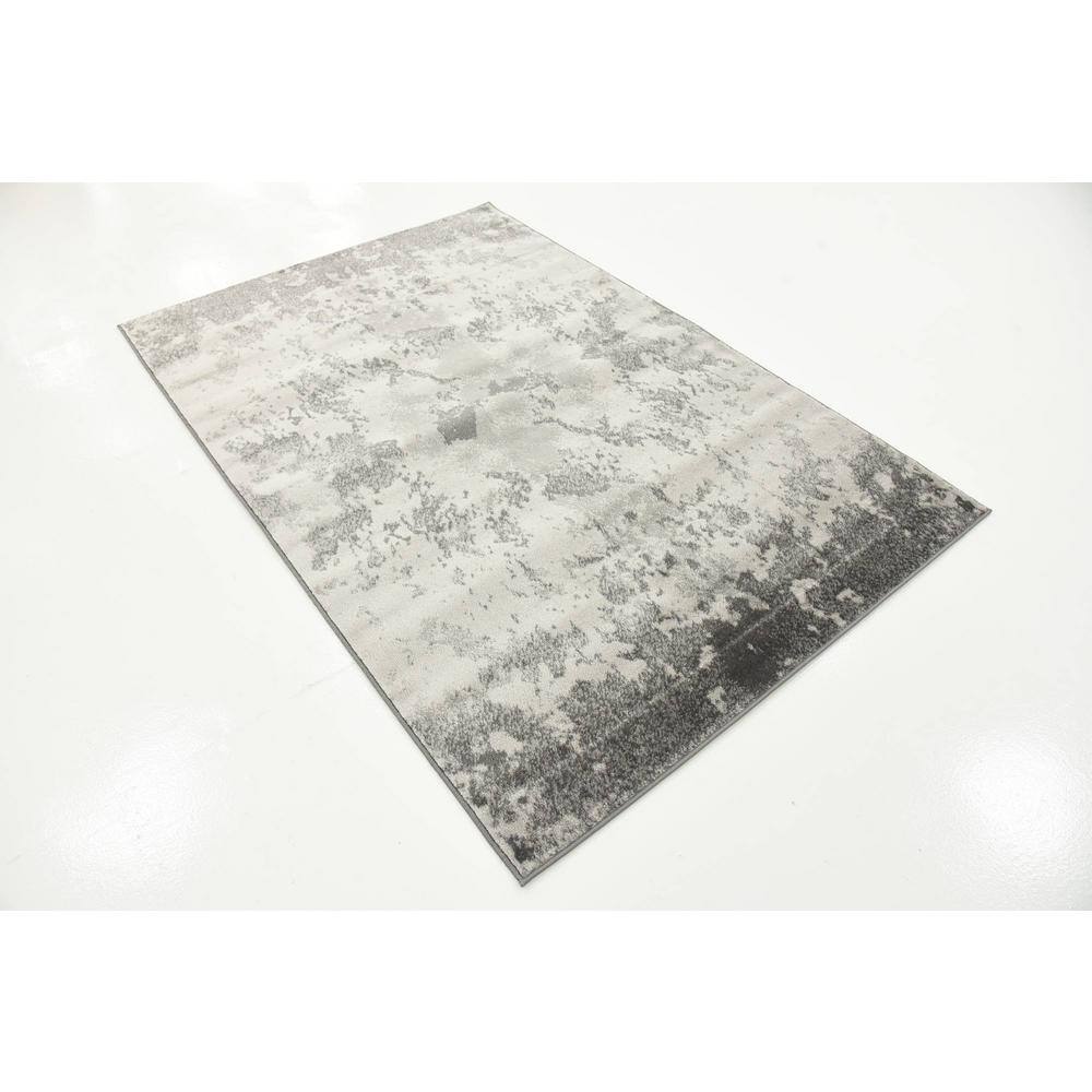 Light Gray Abstract Synthetic 4' x 6' Easy-Care Area Rug