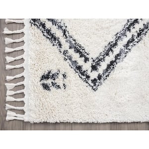 Willow Ivory 5 ft. 3 ft. x 7 ft. 6 in. Shag Polypropylene Area Rug