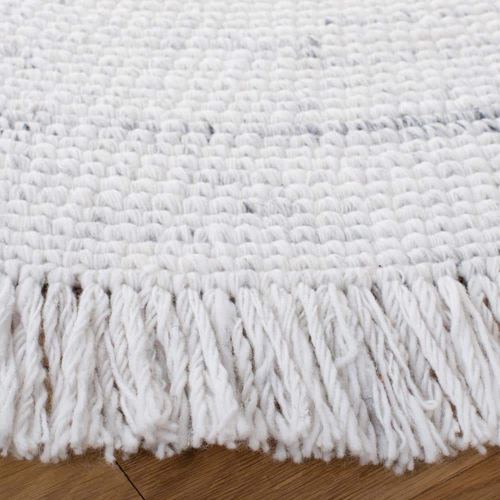 Ivory Braided Round Handmade Synthetic Area Rug, 4'