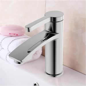 Luxurious Single Hole Single-Handle Bathroom Faucet in Chrome