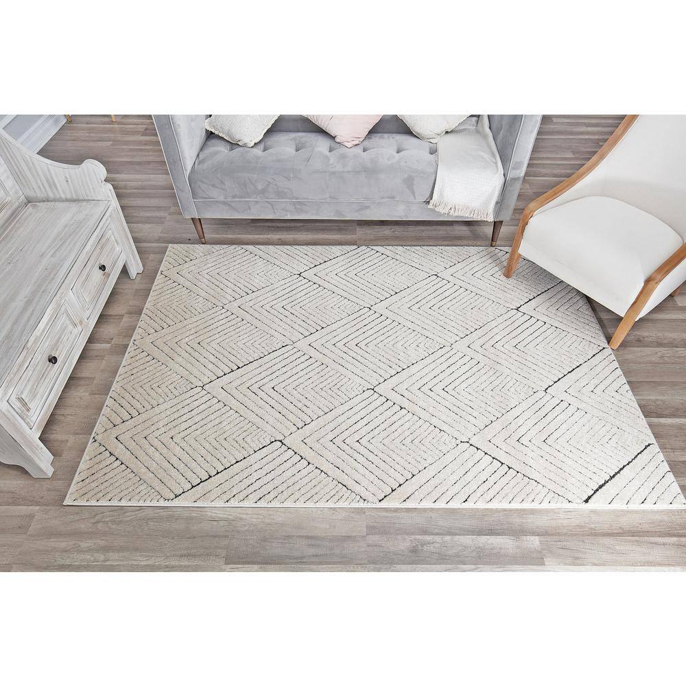 Alabaster Diamond 8'x10' Synthetic Area Rug with Stain-Resistant Finish