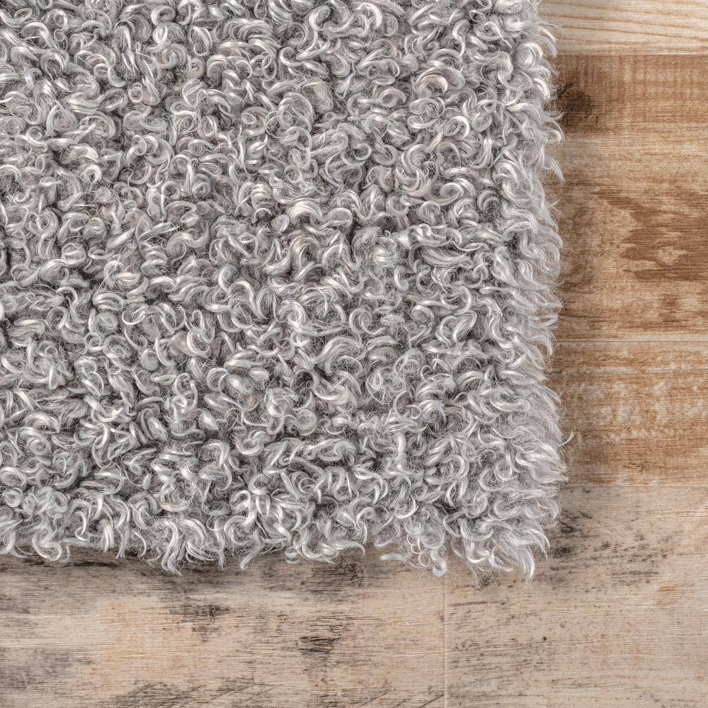 Easy-Care Reversible Light Grey Faux Sheepskin Shag Rug 3' x 5'