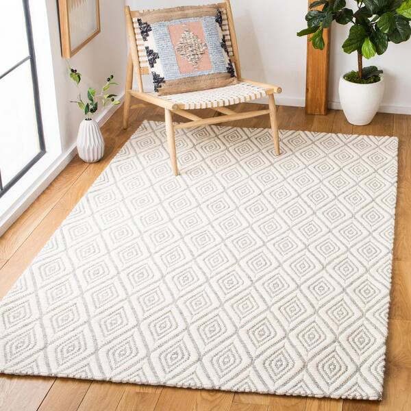 SAFAVIEH Marbella Collection MRB308L Handmade Premium Wool Entryway Living Room Foyer Bedroom Accent Area Rug 3' x 5' Light Blue/Ivory 