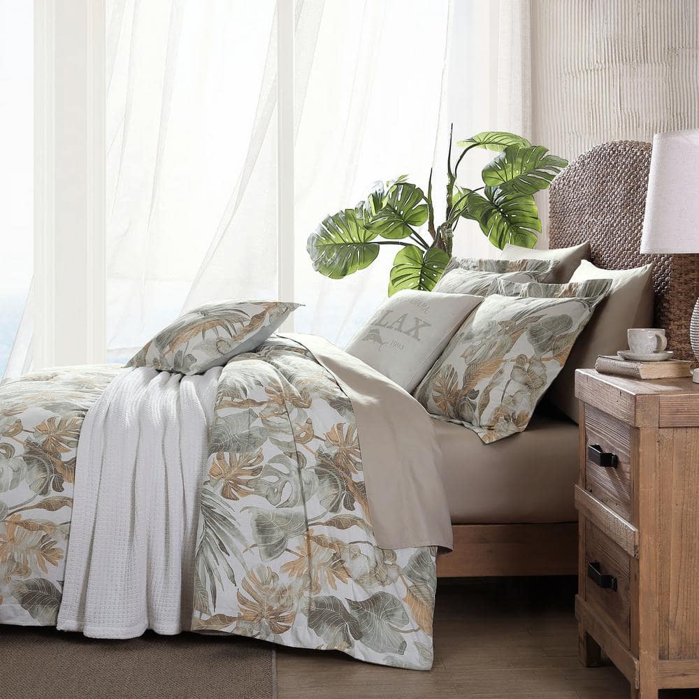 Ivory and Green Cotton Reversible Full Bedspread Set