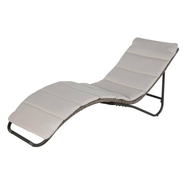 Clihome Wicker Patio Lounge Chair Outdoor Rattan Lounger Chaise with White Cushion for Garden