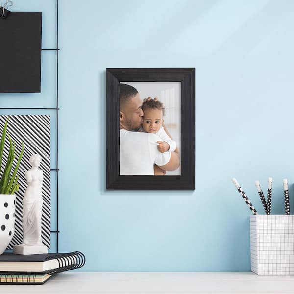 Grooved 4 in. x 6 in. Black Picture Frame