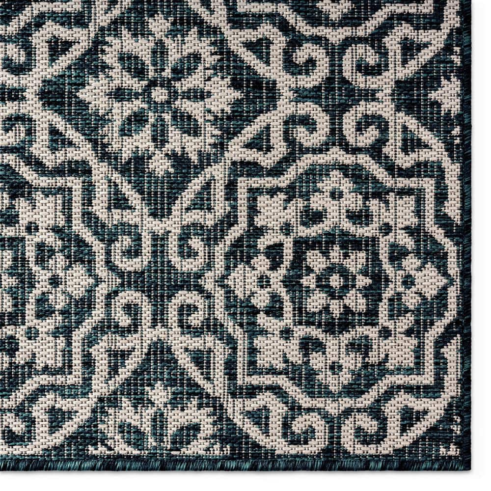 Navy Blue and Ivory Geometric Synthetic Indoor/Outdoor Rug