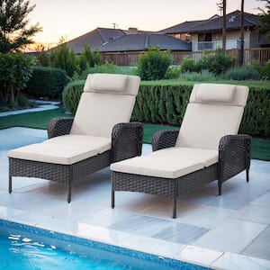 ArcoBay 2-Piece Brown Wicker Outdoor Chaise Lounge Rattan Chaise Lounge with Olefin Beige Cushions