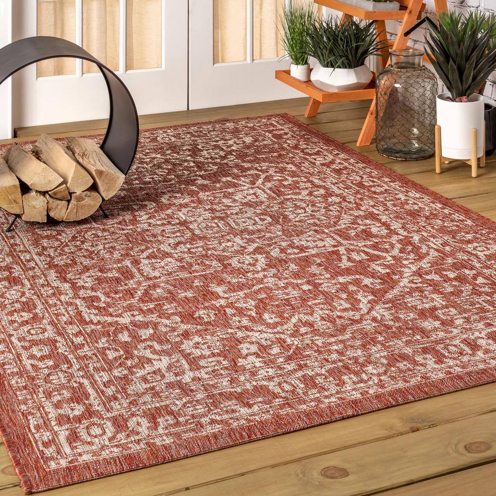 Red and Taupe Medallion Flat Woven 4' x 6' Indoor/Outdoor Rug