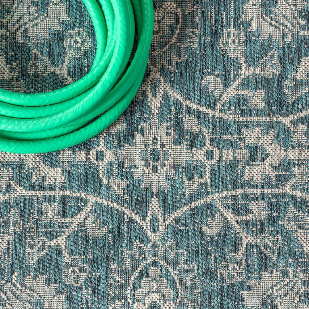 Elegant Charcoal and Light Gray 9' x 12' Handwoven Indoor/Outdoor Rug