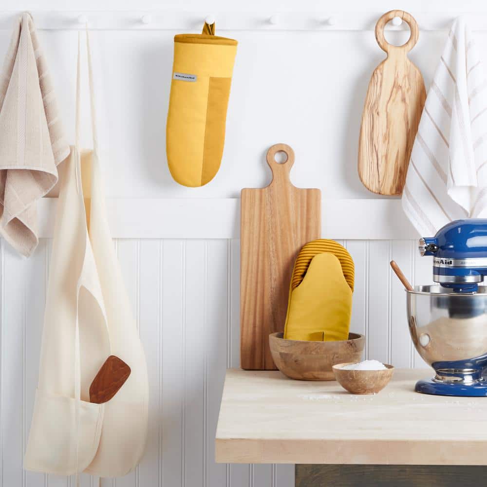 Majestic Yellow Silicone and Cotton Cooking Oven Mitts Set