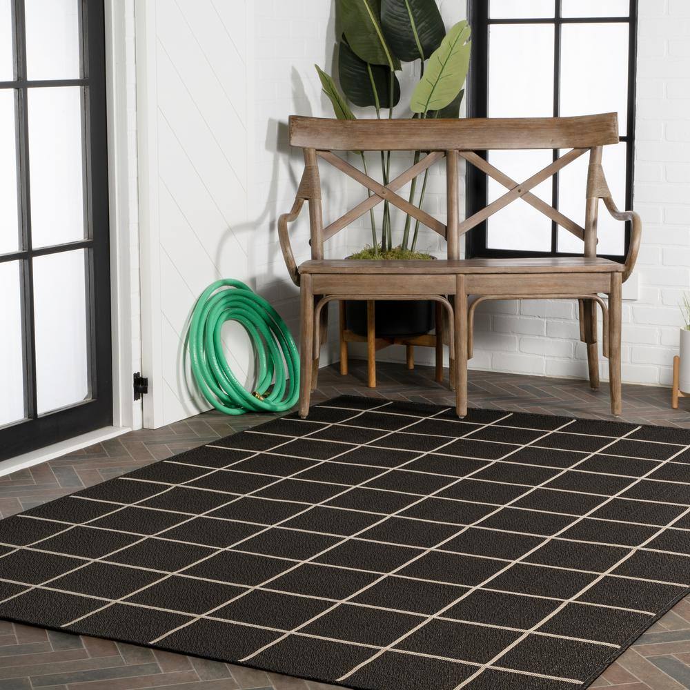 Mid-Century Modern Geometric Black and Cream 5' x 8' Indoor/Outdoor Rug