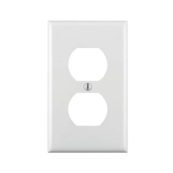 https://images.thdstatic.com/productImages/34ceef5c-078a-485e-b6ef-2d01fdf47d2d/svn/white-leviton-outlet-wall-plates-80703-w-64_600.jpg