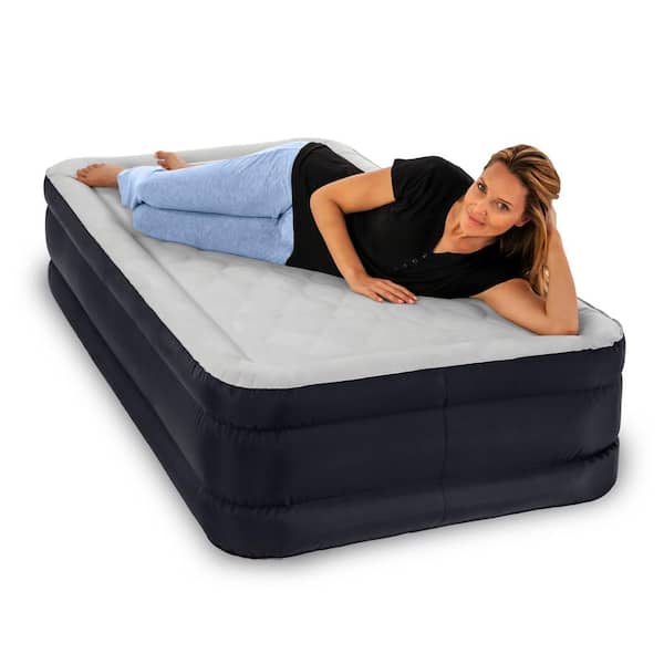 Full Size Aerobed Luxury Pillow Top 16 Tall Air Mattress with Built-In 120V AC Electric Pump