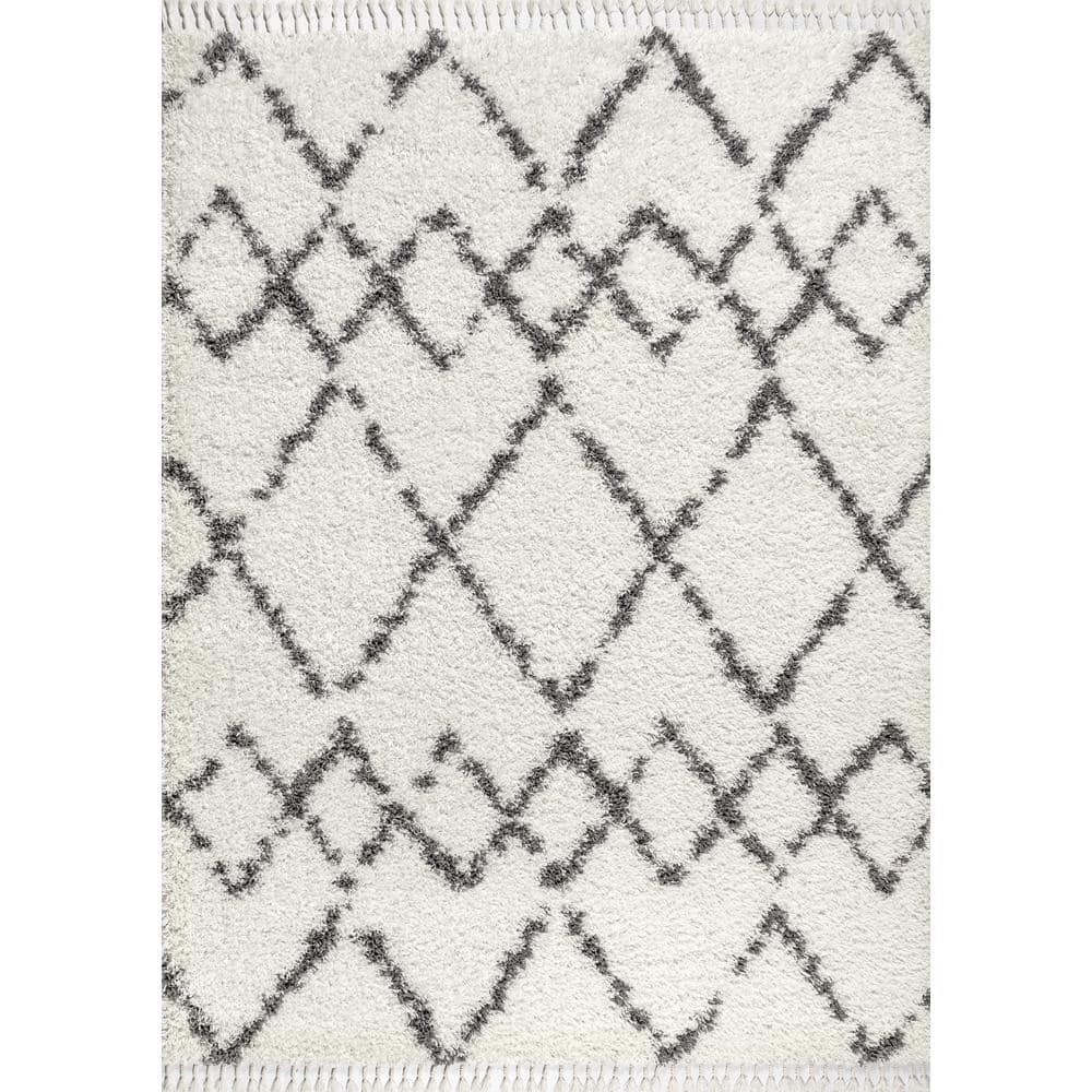 Luxurious Grey/Cream Diamond Shag Synthetic 5' x 8' Area Rug