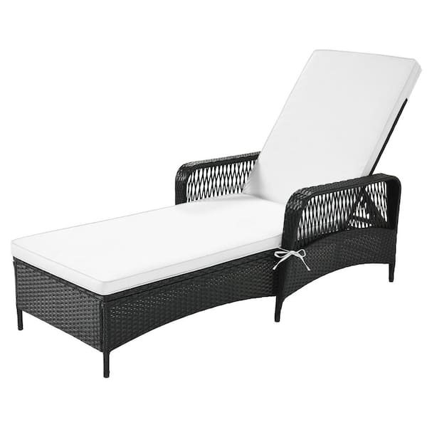 OUPES Black PE Rattan wicker Outdoor Lounge Chair with Beige Cushions (1-Pack)