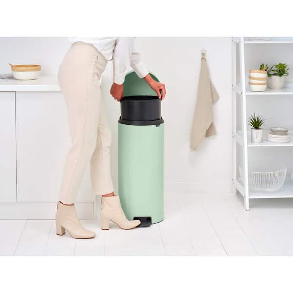 Brabantia NewIcon 8 Gal. (30 l) Jade Green Step-On Trash Can