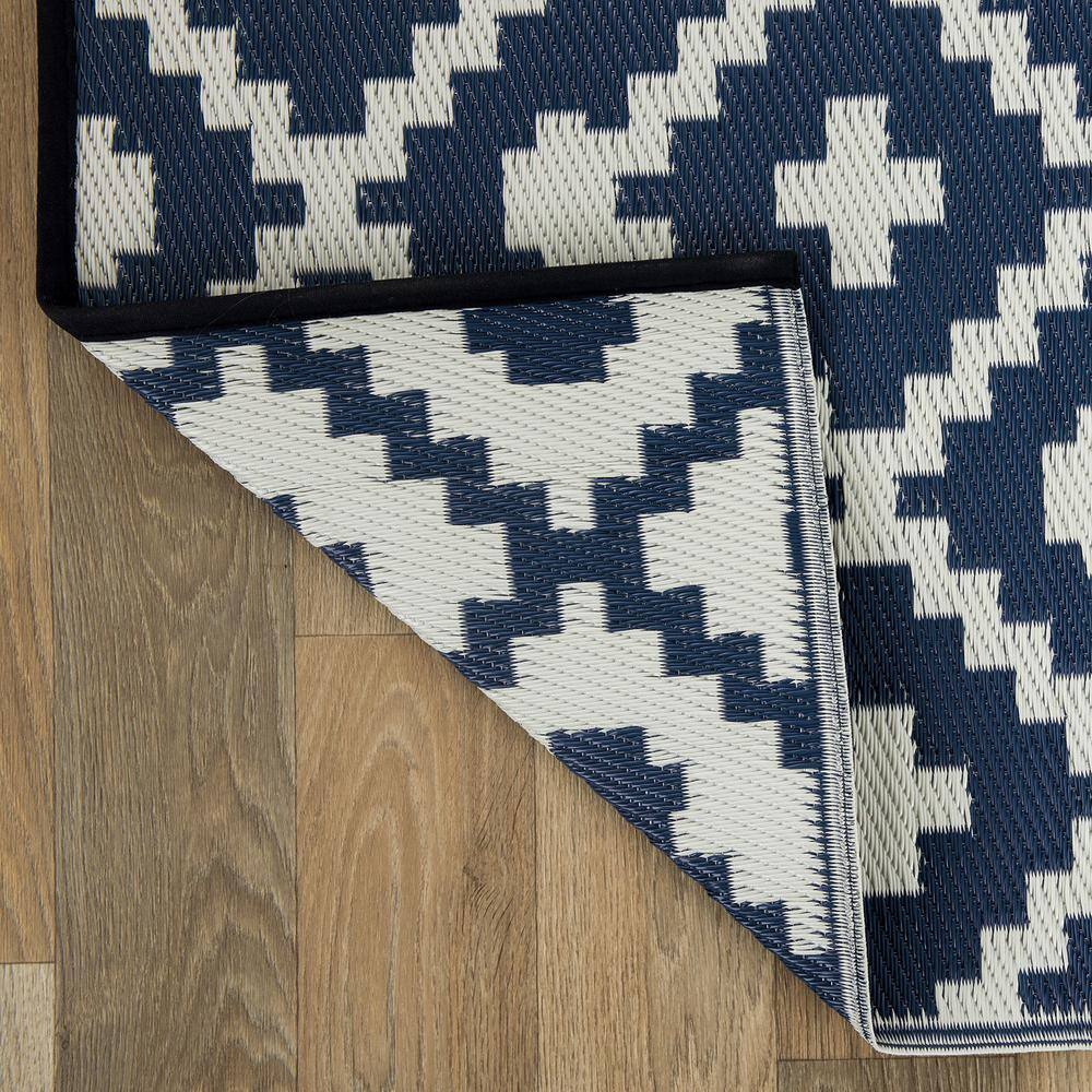 Navy and White Geometric Reversible Synthetic Rug 3' x 5'