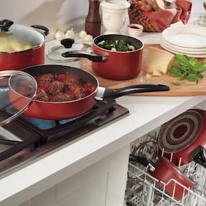 Dishwasher Safe 15-Piece Aluminum Nonstick Cookware Set in Red