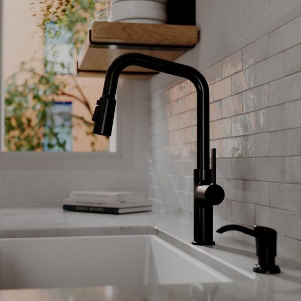 Karran Stalbridge Single Handle Pull-Down Sprayer Kitchen Faucet