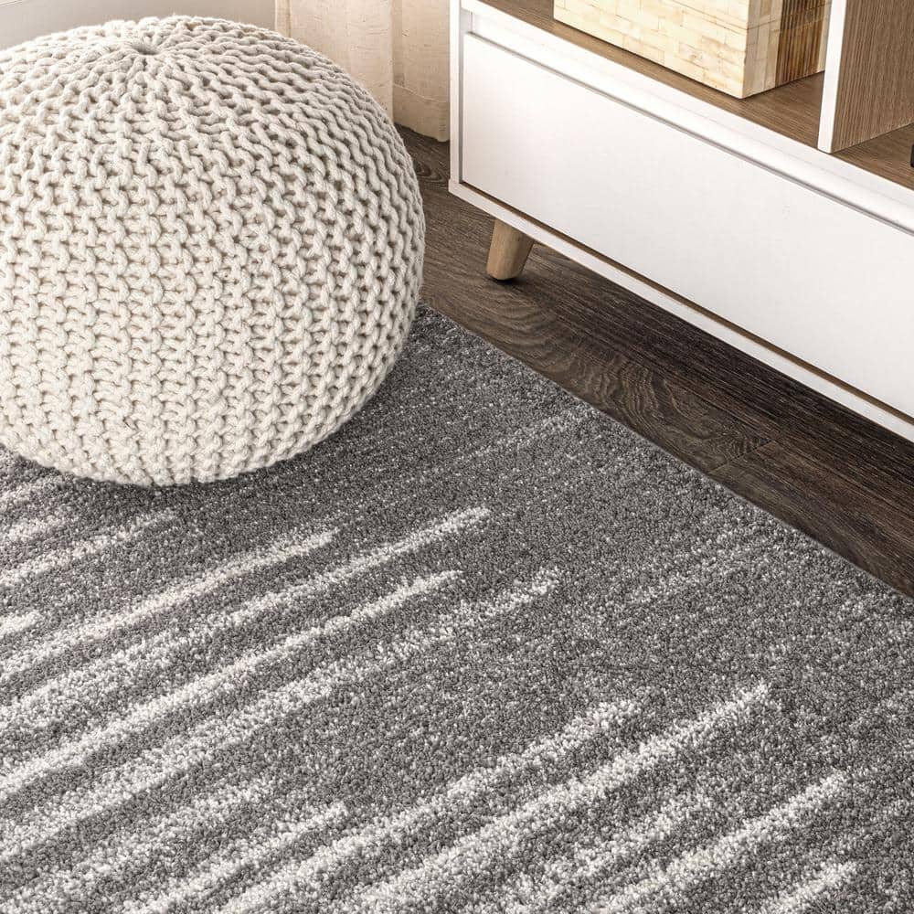 Bohemian Bliss Gray and Ivory Stripe 4' x 6' Synthetic Area Rug