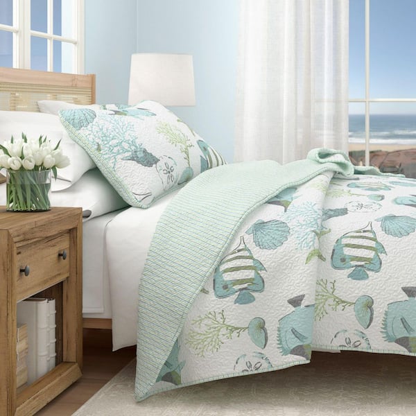 FRESHFOLDS Multi-Colored Coastal & Fish Themed King Microfiber 3-Piece Quilt Set Bedspread