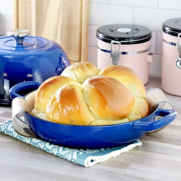 6 Quart Enameled Cast Iron Bread Pot in Blue with Baking Mat