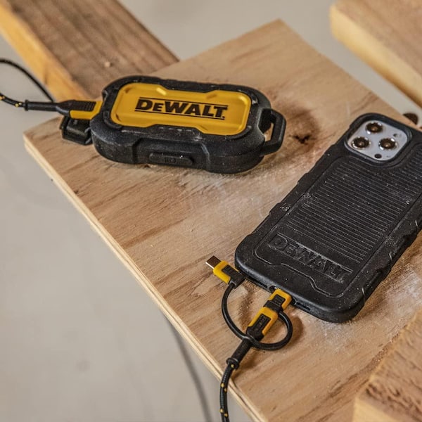 DEWALT Reinforced 3-In-1 Cable for Lightning, USB-C and Micro-USB 131 1356  DW2 - The Home Depot