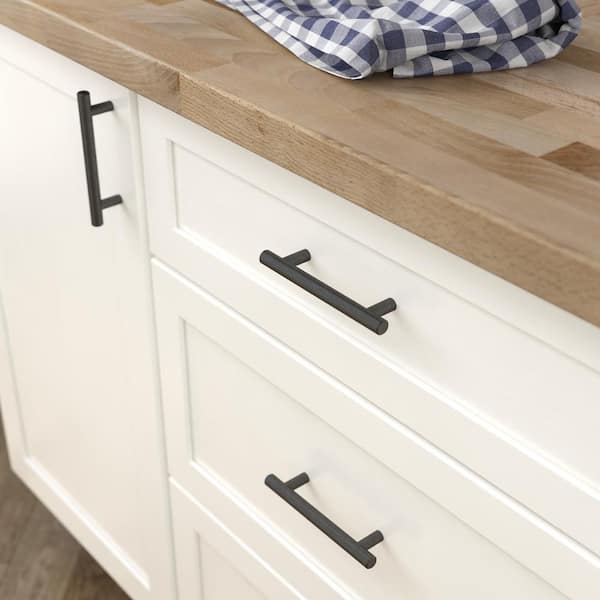 Solid Bar 3-3/4 in. (96 mm) Modern Matte Black Cabinet Drawer Bar Pull