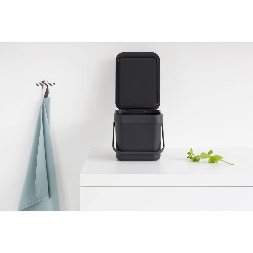 Gray Polypropylene 1.6 Gallon Kitchen Recycling Bin with Handle