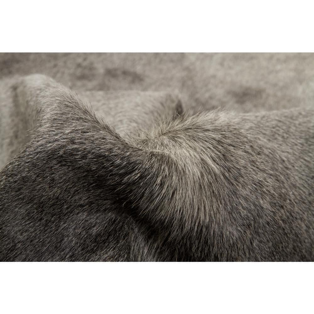 Geneva Gray Handmade Cowhide Area Rug 6' x 7'