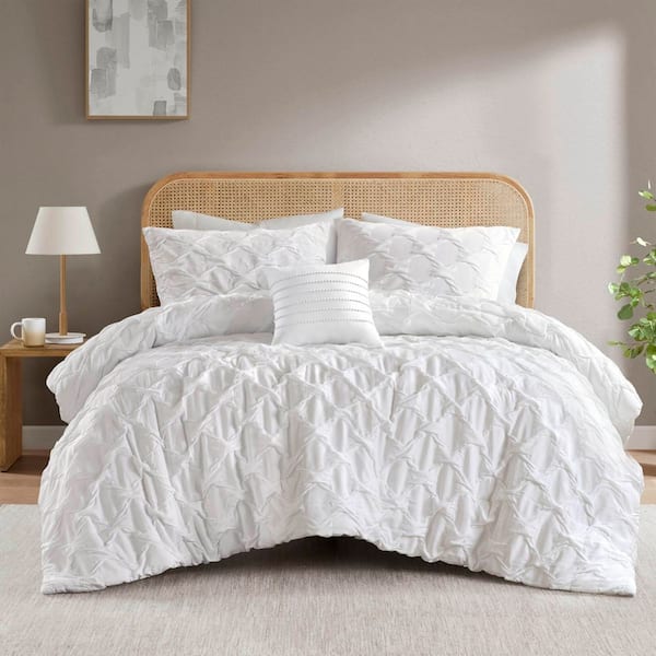 Bailey 4-Piece White Polyester King/Cal King Diamond Pucker Woven Comforter Set