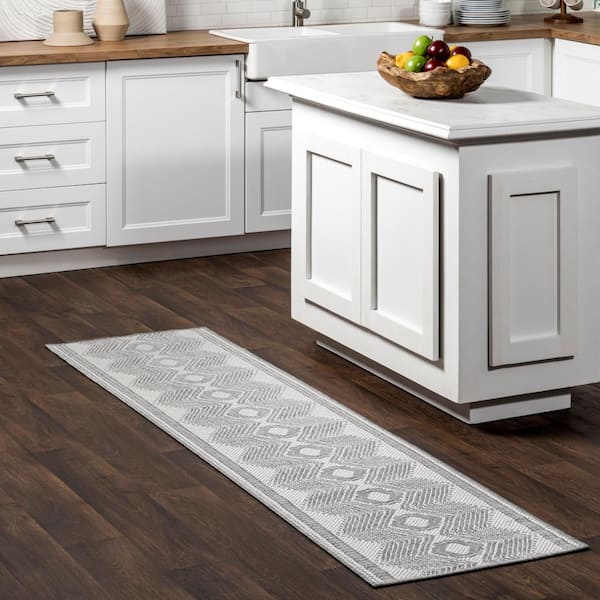 Ranya Tribal Light Gray 2 ft. x 8 ft. Indoor/Outdoor Runner Rug