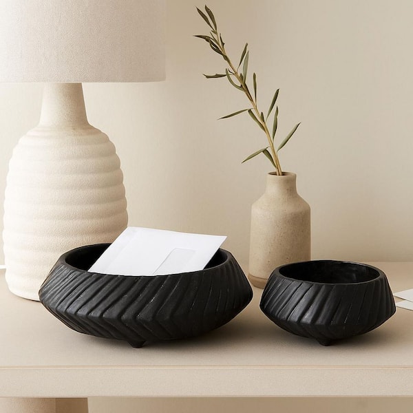 11 in. and 15 in. Black Ceramic Round Tapered Lines Decorative Bowls (Set of 2)