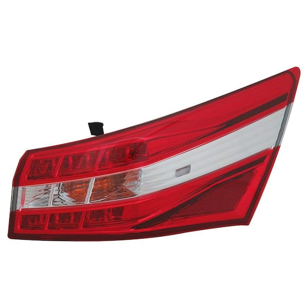 TYC Tail Light Assembly 2013-2015 Toyota Avalon 2.5L 3.5L