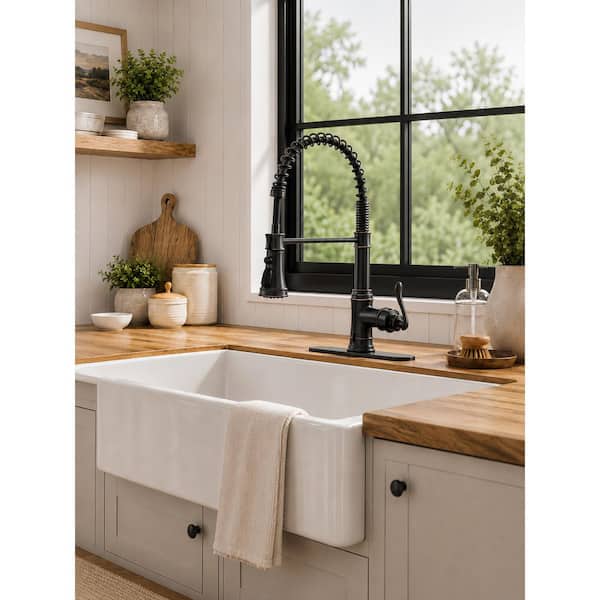 Single Handle Pull Down Sprayer Kitchen Faucet with Advanced Spray, Pull Out Spray with Deck Plate in Oil Rubbed Bronze