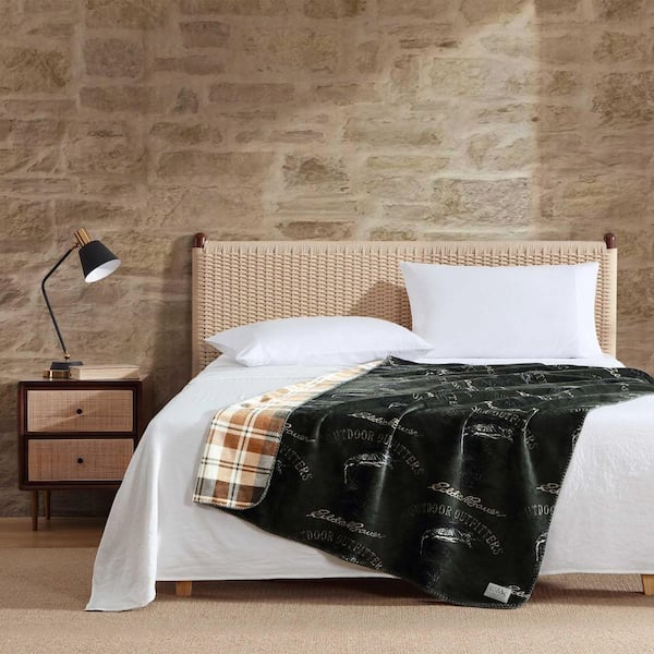 Flying Fish 1-Piece Green Flannel 60 in. x 70 in. Throw Blanket