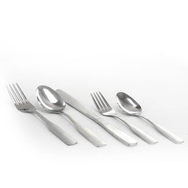 https://images.thdstatic.com/productImages/35dac7df-709b-4954-9b11-7270c96cf7ee/svn/silver-gibson-home-flatware-sets-985105513m-1f_600.jpg
