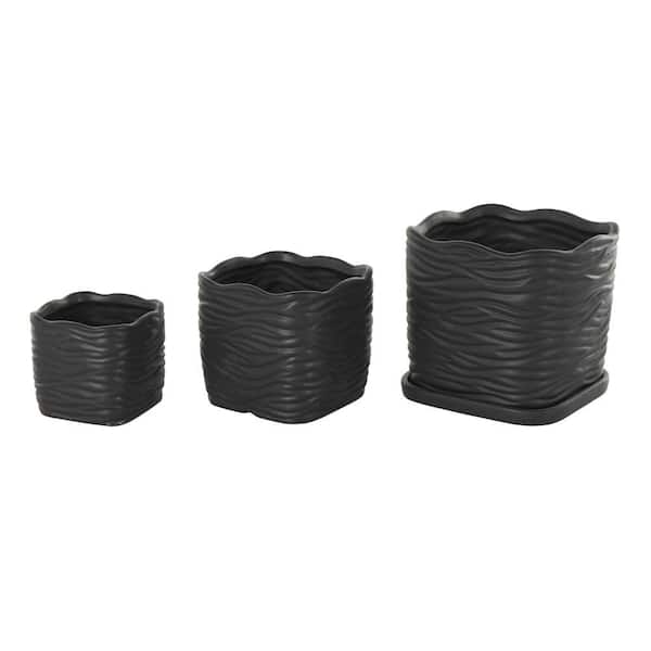 Litton Lane 7 in. 6 in. and 5 in. Small Black Ceramic Wavy Ribbed Planter with Attached Saucer (3-Pack)