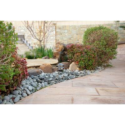 Nile gray 0.5 cu. ft. per Bag (0.25 in. to 1.25 in.) Bagged Landscape Rock