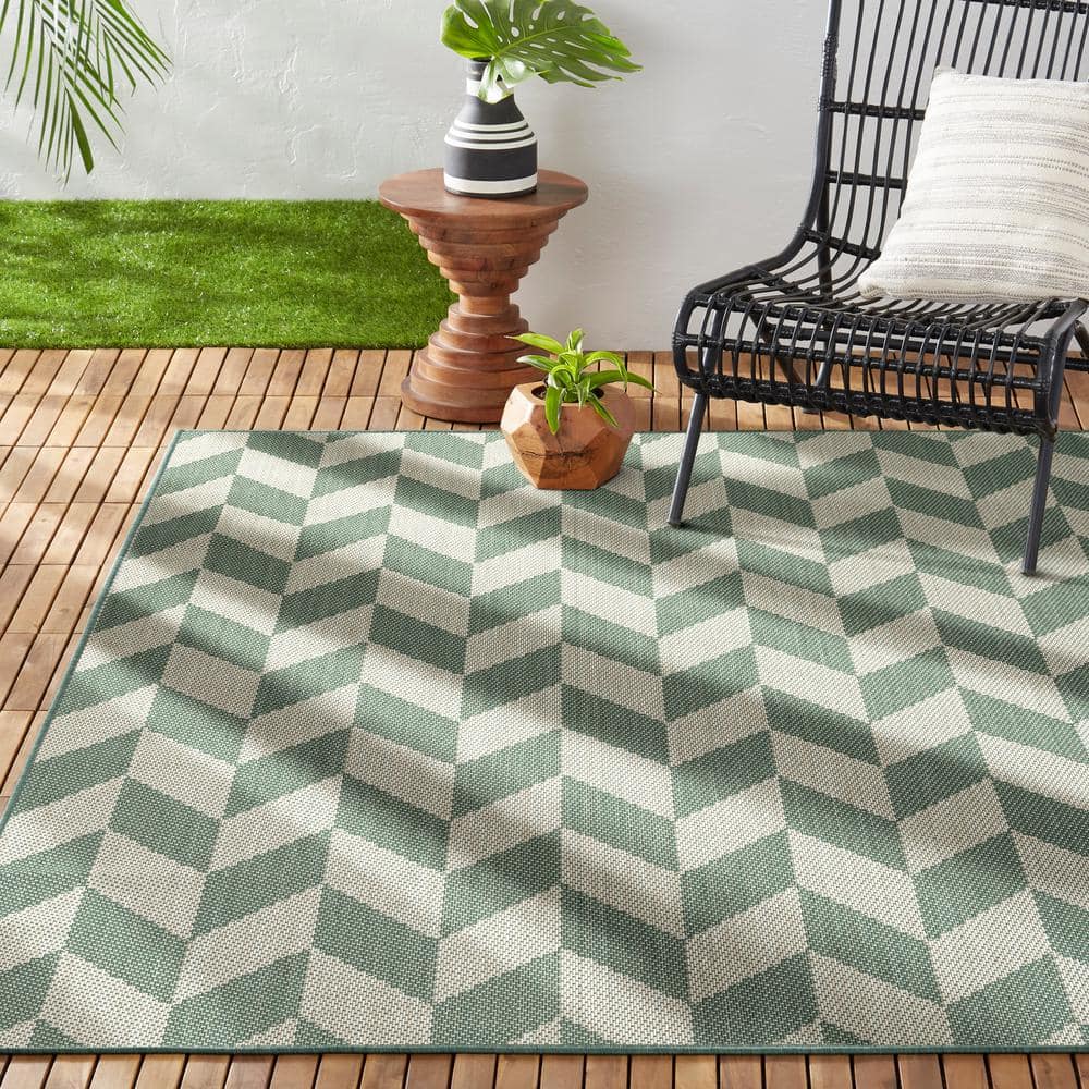 Beige and Green Geometric Synthetic Indoor/Outdoor Area Rug