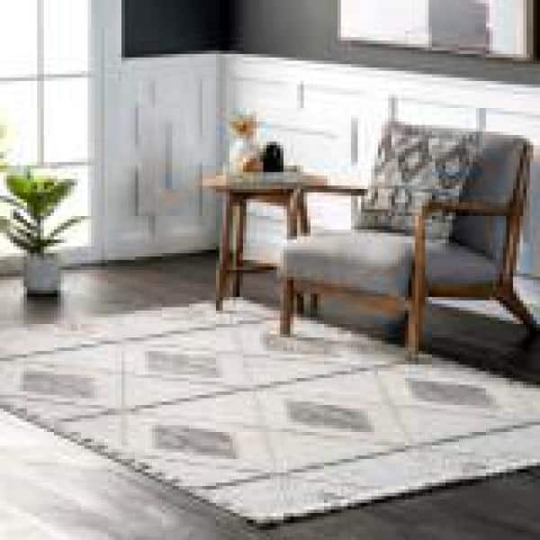 Lavera Geometric Elevated Diamonds Light Gray 5 ft. x 8 ft. Indoor Rectangle Area Rug