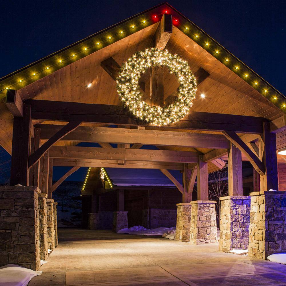 48'' Green Pine Artificial Christmas Wreath with Warm White LED Lights
